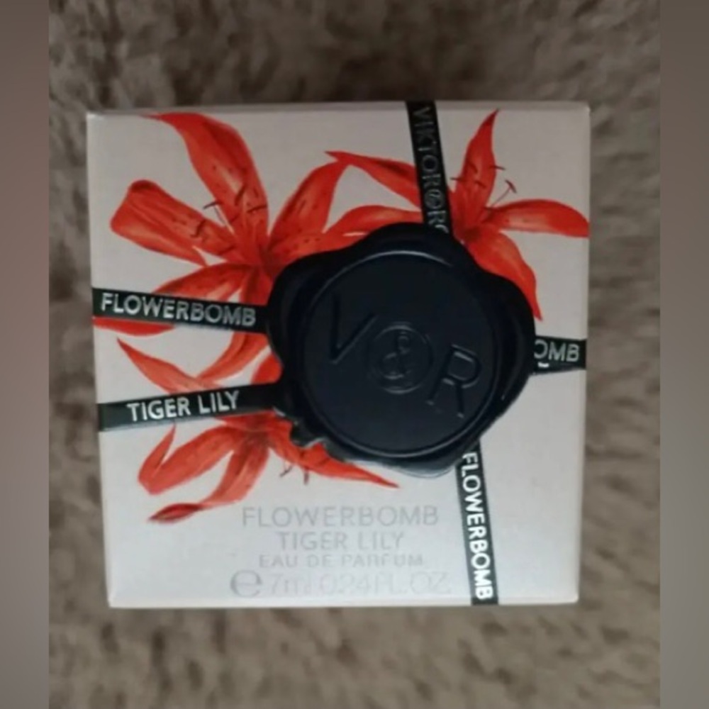 New! Viktor Rolf Flowerbomb Tiger Lily